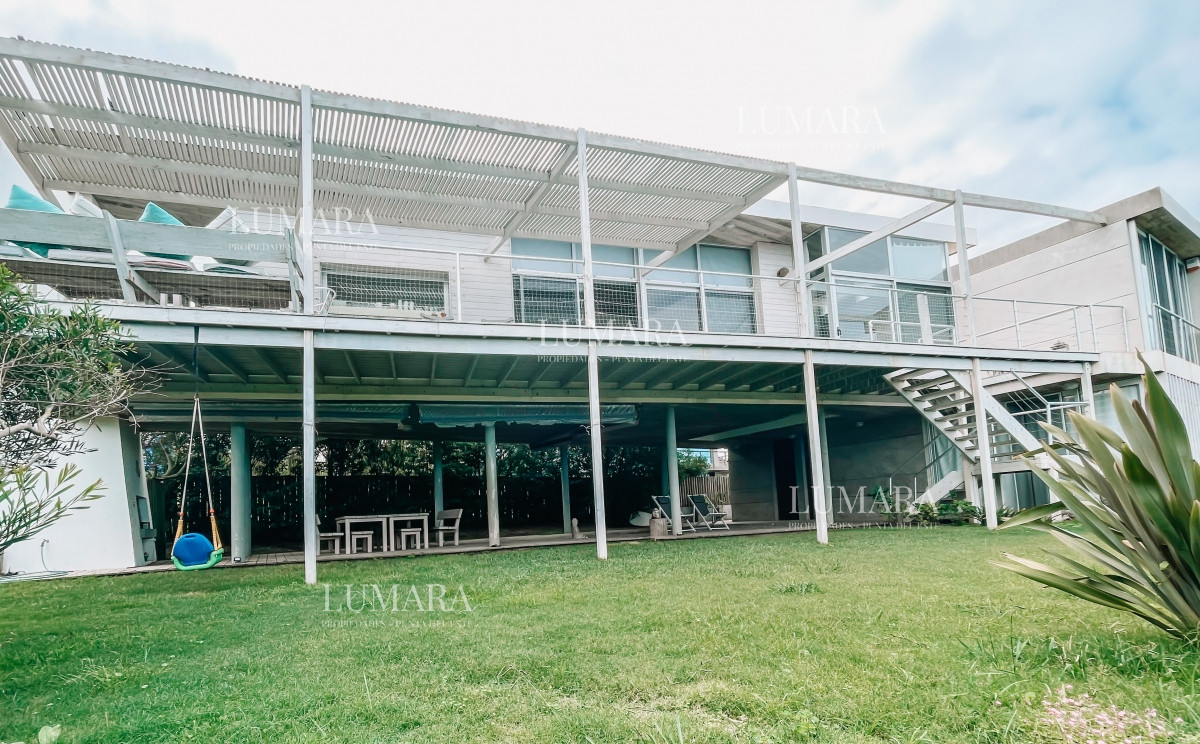 Casa ID.2755 - CASA FRENTE AL MAR EN EL CHORRO EN VENTA