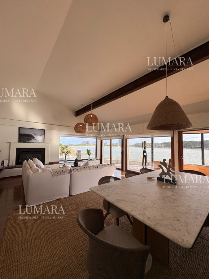 Casa ID.3934 - CASA EN VENTA PRIMERA LINEA AL ARROYO DE LA BARRA