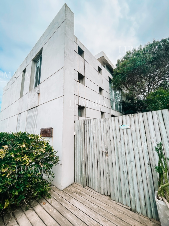 Casa ID.2755 - CASA FRENTE AL MAR EN EL CHORRO EN VENTA