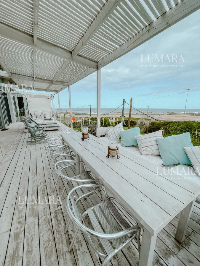 Casa ID.2755 - CASA FRENTE AL MAR EN EL CHORRO EN VENTA