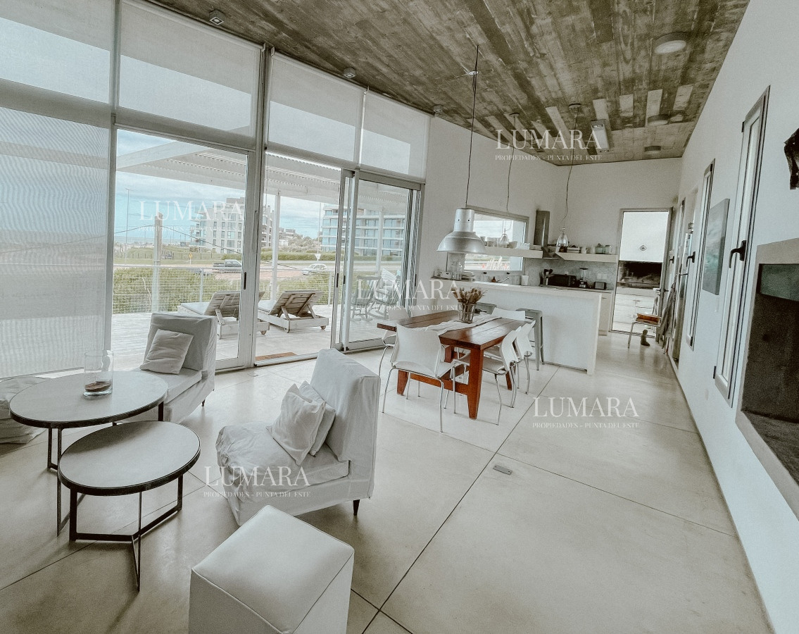 Casa ID.2755 - CASA FRENTE AL MAR EN EL CHORRO EN VENTA