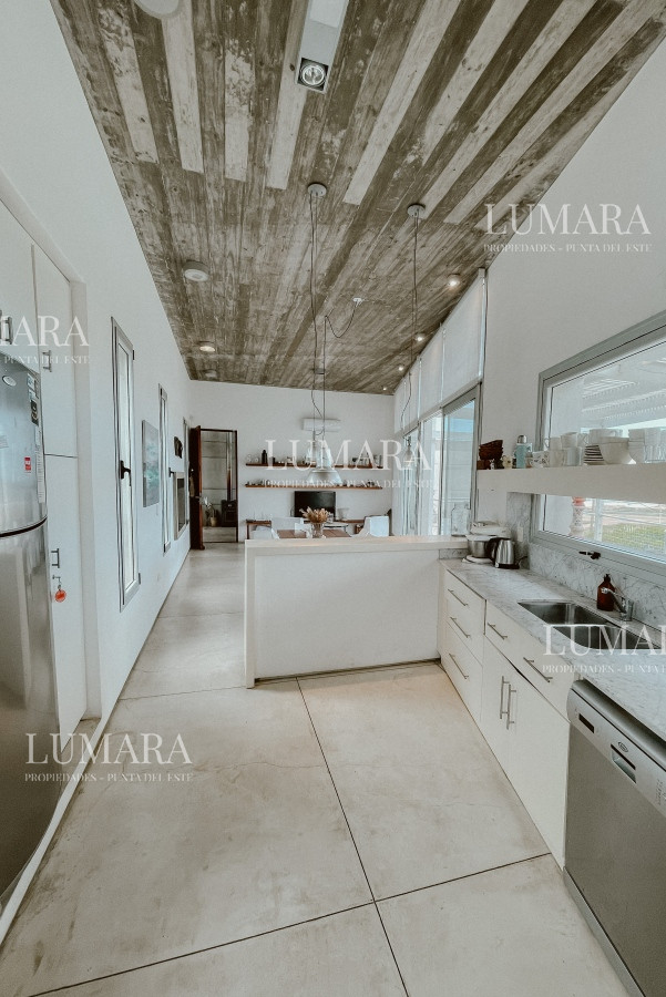 Casa ID.2755 - CASA FRENTE AL MAR EN EL CHORRO EN VENTA