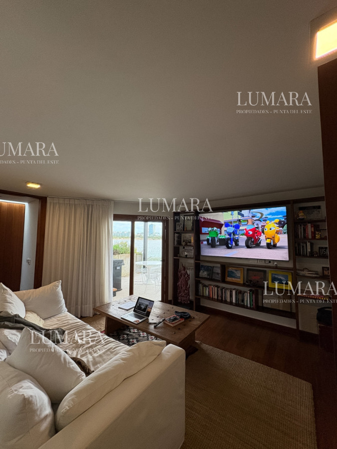 Casa ID.3934 - CASA EN VENTA PRIMERA LINEA AL ARROYO DE LA BARRA