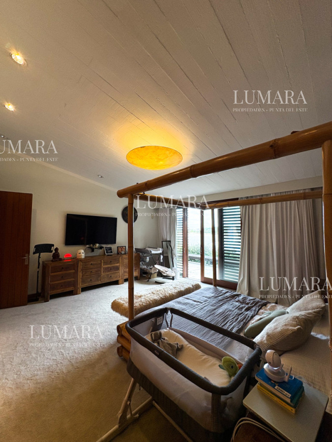 Casa ID.3934 - CASA EN VENTA PRIMERA LINEA AL ARROYO DE LA BARRA
