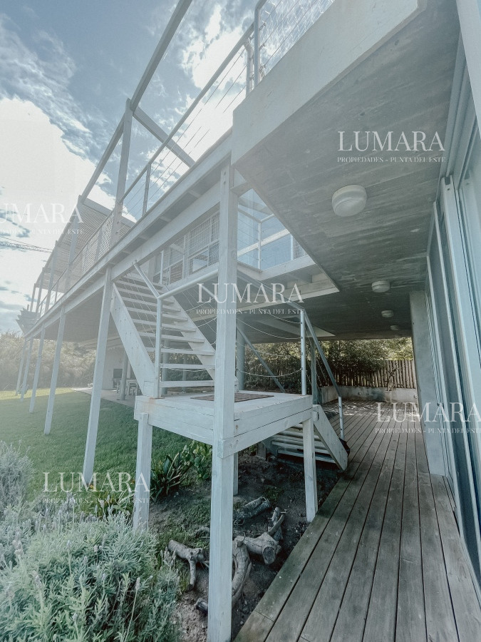 Casa ID.2755 - CASA FRENTE AL MAR EN EL CHORRO EN VENTA