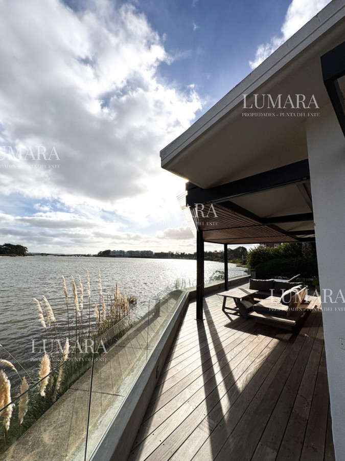 Casa ID.3934 - CASA EN VENTA PRIMERA LINEA AL ARROYO DE LA BARRA
