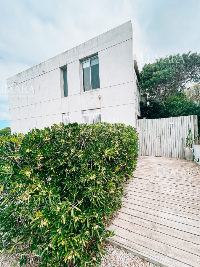 Casa ID.2755 - CASA FRENTE AL MAR EN EL CHORRO EN VENTA