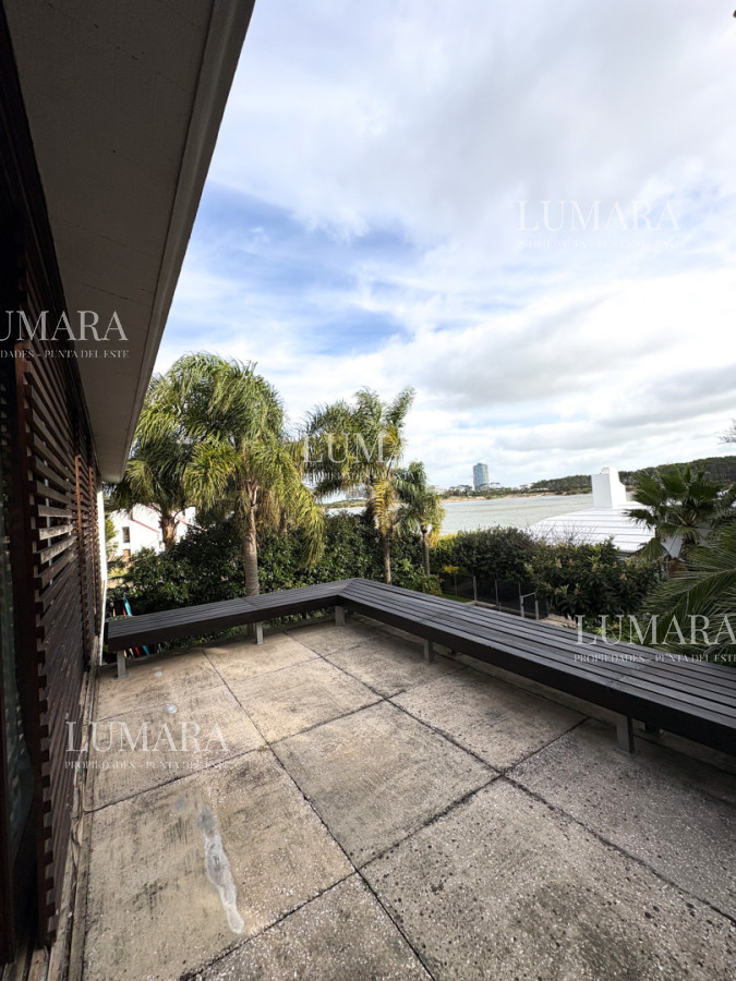 Casa ID.3934 - CASA EN VENTA PRIMERA LINEA AL ARROYO DE LA BARRA