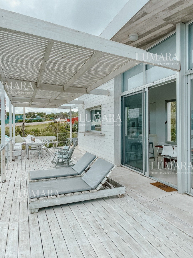 Casa ID.2755 - CASA FRENTE AL MAR EN EL CHORRO EN VENTA