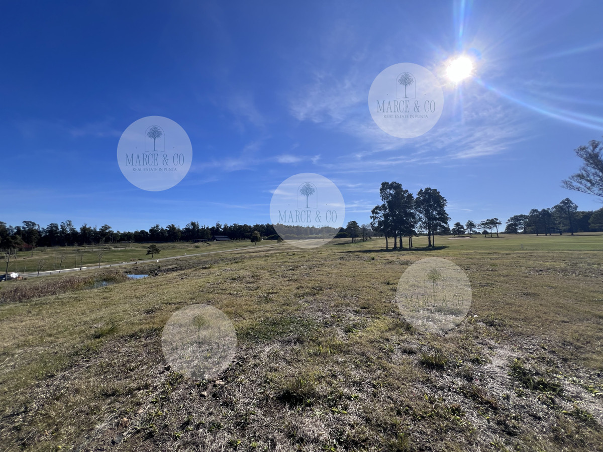 Terreno ID.2622 - Terreno en venta Pueblo mio, elevado y con laguna propia