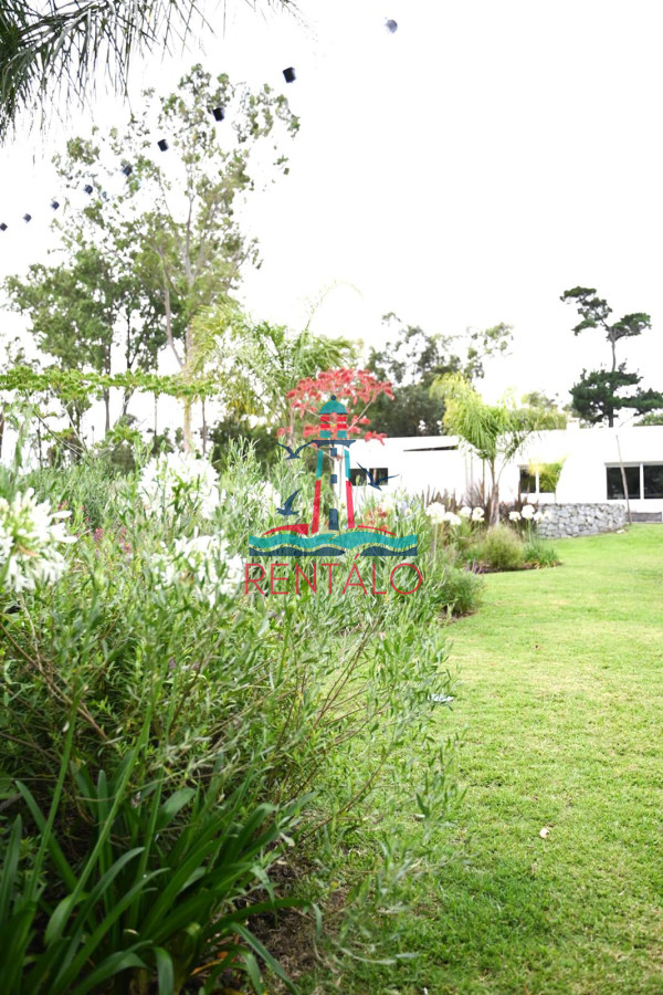 Casa ID.234 - Casa en venta en Punta del Este 4 dormitorios