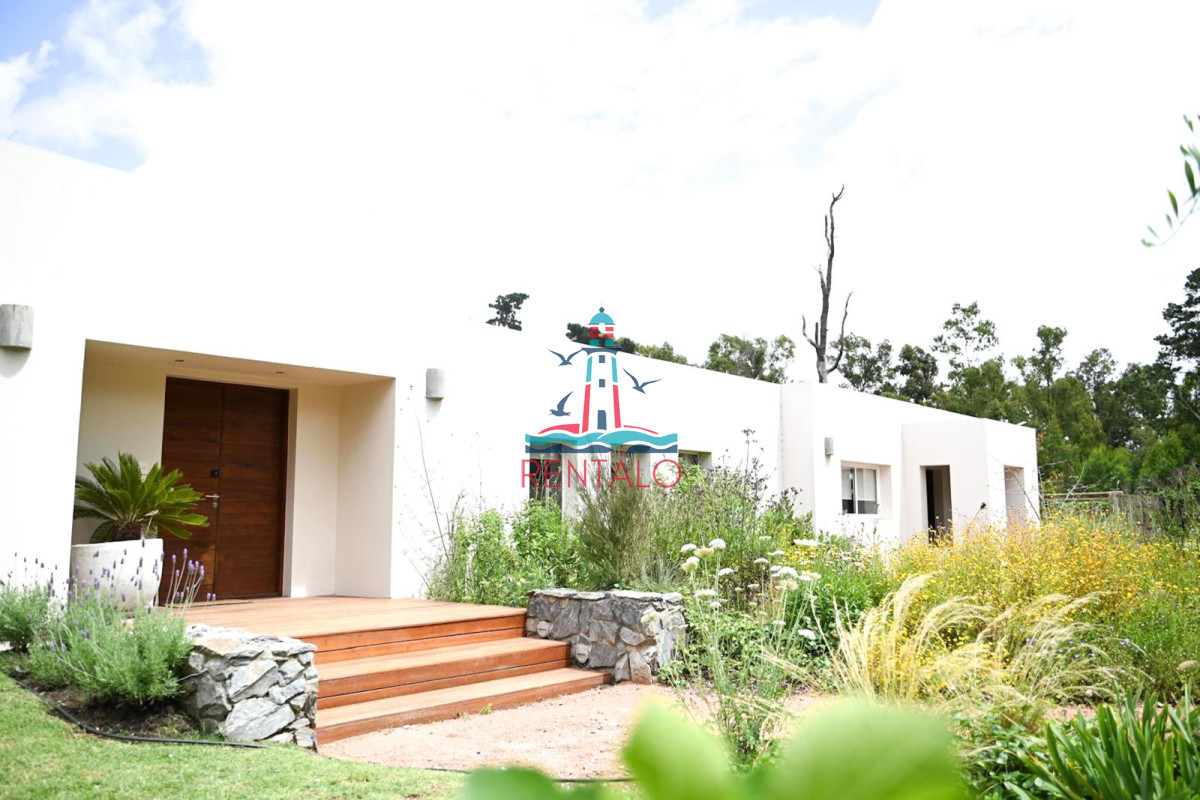 Casa ID.234 - Casa en venta en Punta del Este 4 dormitorios