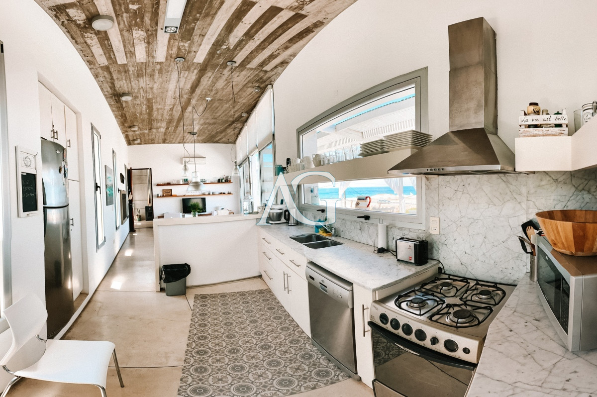 Casa ID.235 - CASA FRENTE AL MAR EN EL CHORRO EN VENTA