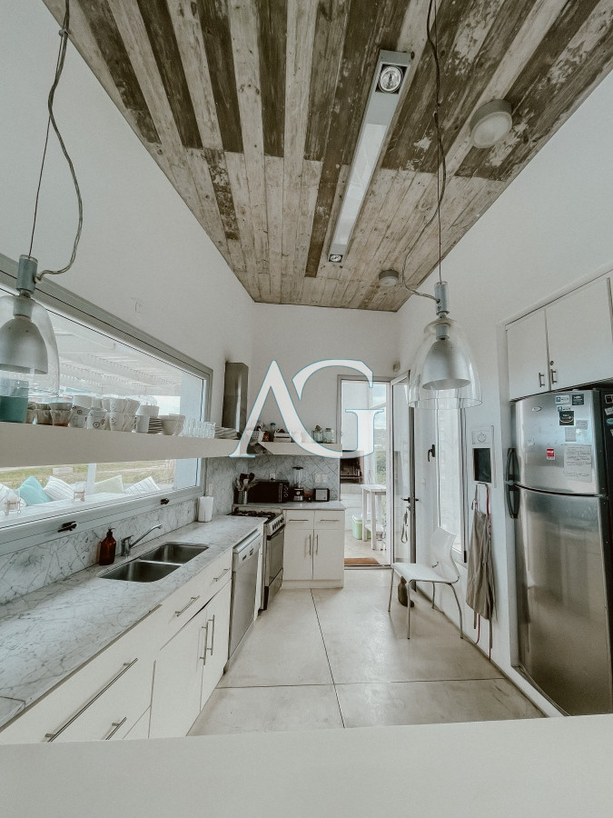 Casa ID.235 - CASA FRENTE AL MAR EN EL CHORRO EN VENTA
