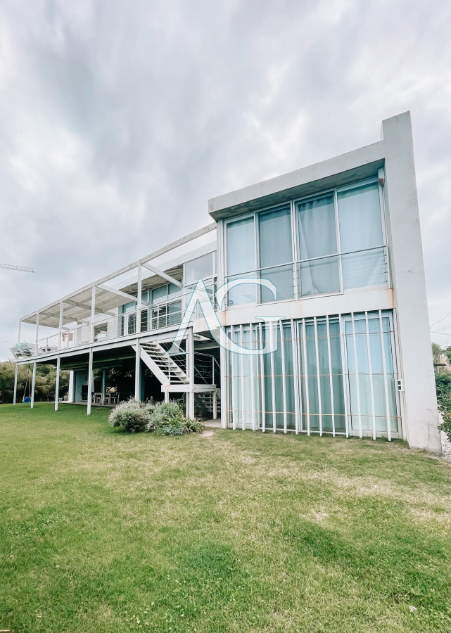 Casa ID.235 - CASA FRENTE AL MAR EN EL CHORRO EN VENTA