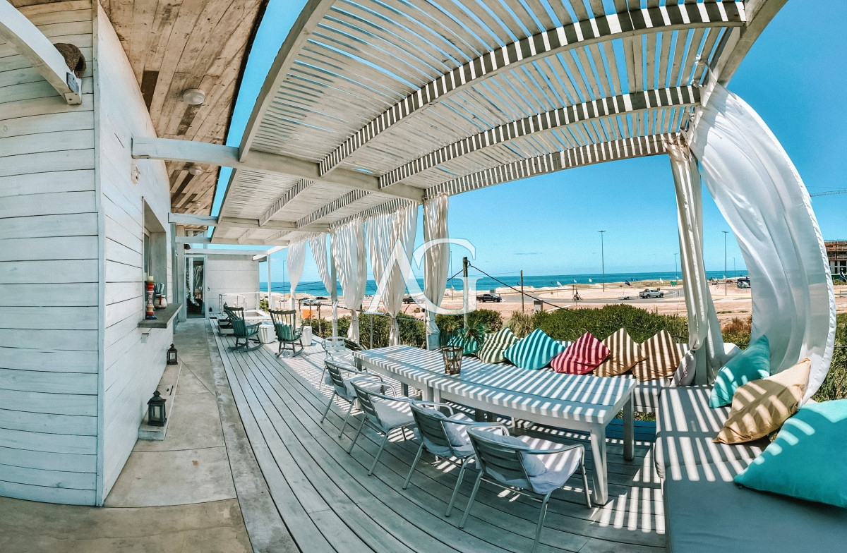 Casa ID.235 - CASA FRENTE AL MAR EN EL CHORRO EN VENTA