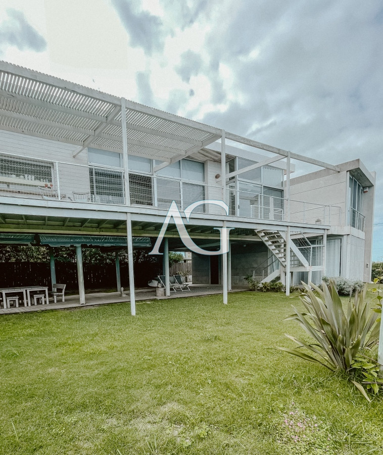 Casa ID.235 - CASA FRENTE AL MAR EN EL CHORRO EN VENTA