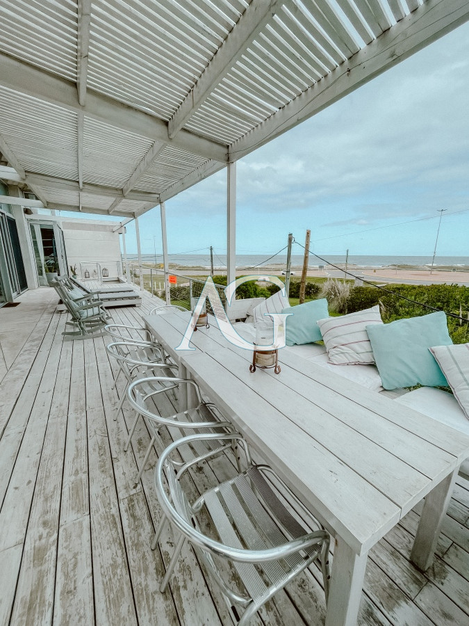 Casa ID.235 - CASA FRENTE AL MAR EN EL CHORRO EN VENTA