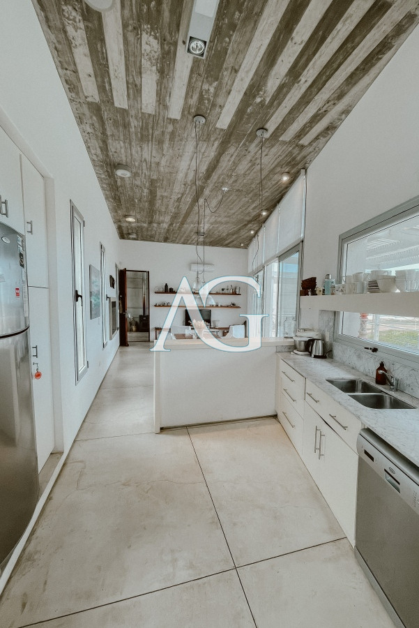 Casa ID.235 - CASA FRENTE AL MAR EN EL CHORRO EN VENTA