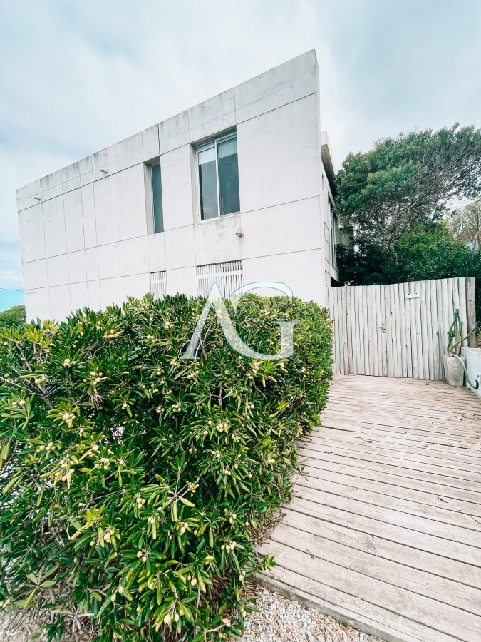 Casa ID.235 - CASA FRENTE AL MAR EN EL CHORRO EN VENTA