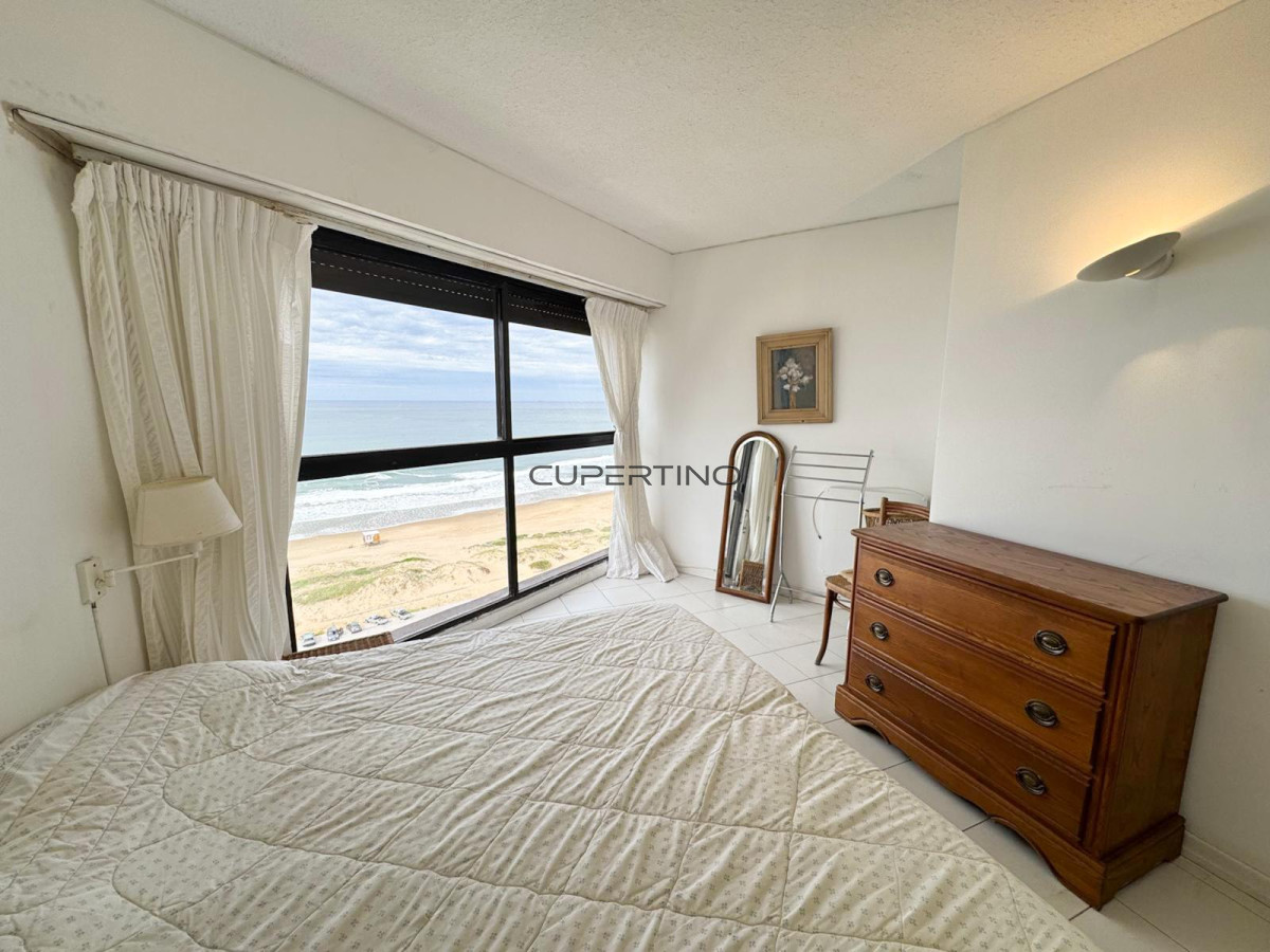 Apartamento ID.2492 - TORRE CRISTAL, PRIMERA LINEA AL MAR 