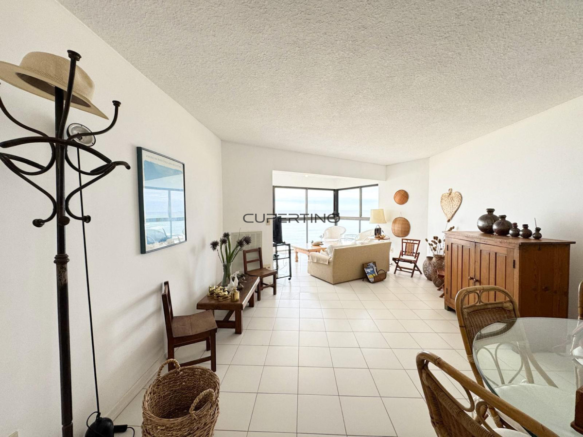 Apartamento ID.2492 - TORRE CRISTAL, PRIMERA LINEA AL MAR 