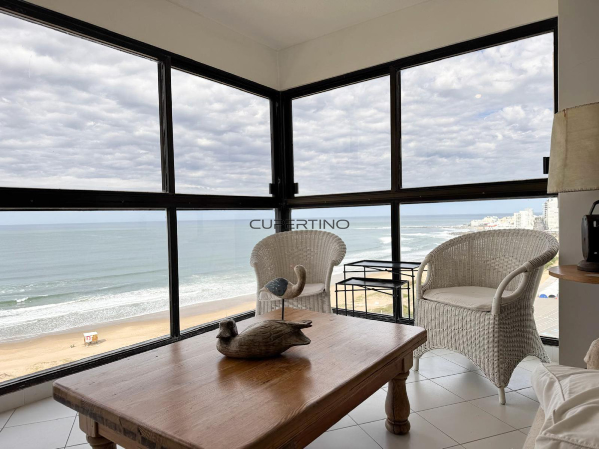 Apartamento ID.2492 - TORRE CRISTAL, PRIMERA LINEA AL MAR 