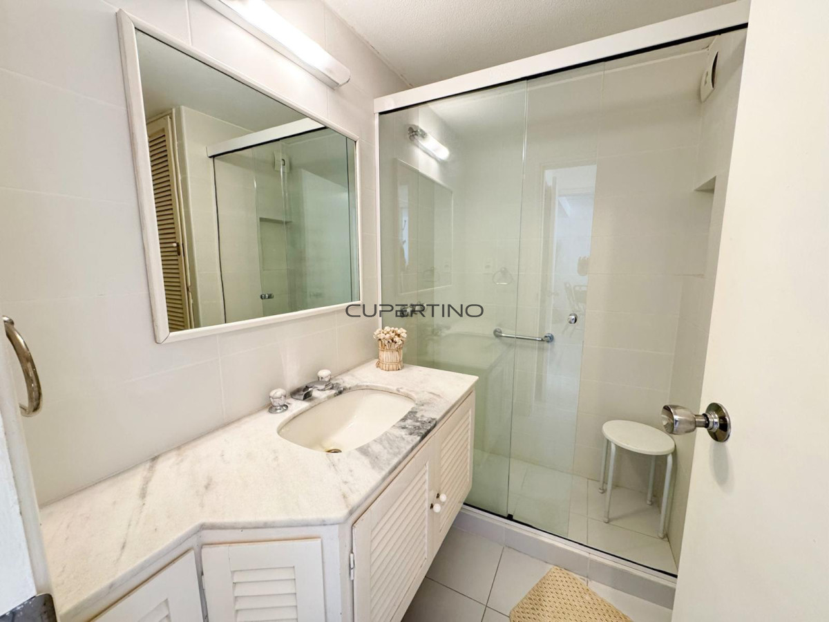 Apartamento ID.2492 - TORRE CRISTAL, PRIMERA LINEA AL MAR 