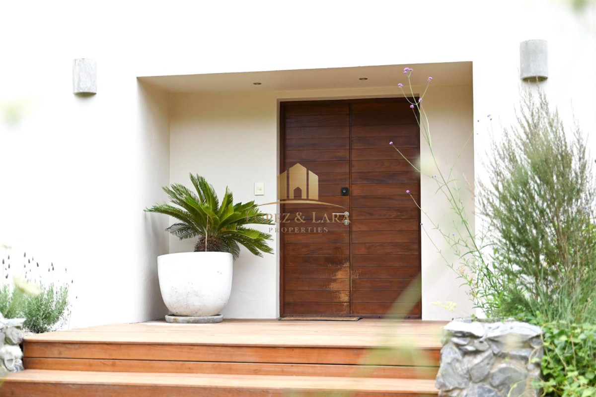 Casa ID.4 - PROPIEDAD UNICA