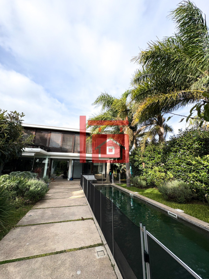 Casa ID.932 - CASA EN VENTA PRIMERA LINEA AL ARROYO DE LA BARRA