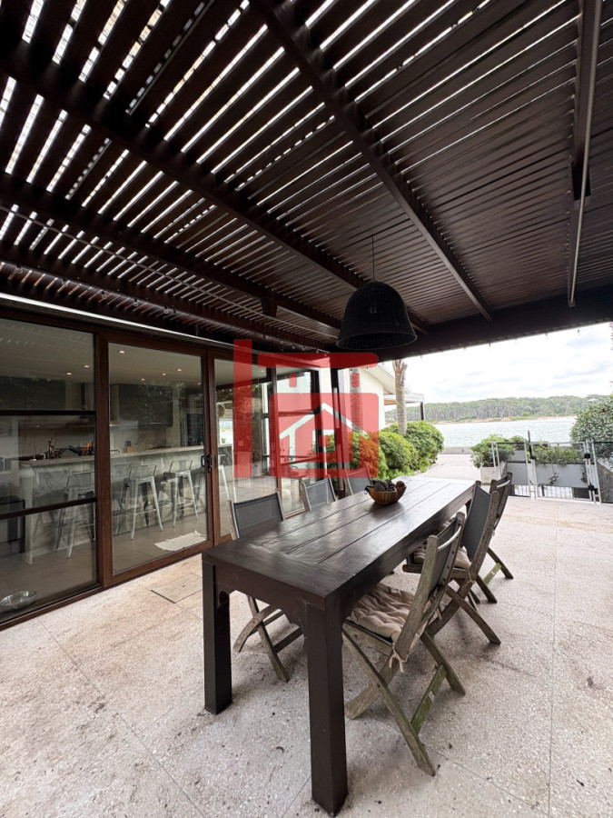 Casa ID.932 - CASA EN VENTA PRIMERA LINEA AL ARROYO DE LA BARRA