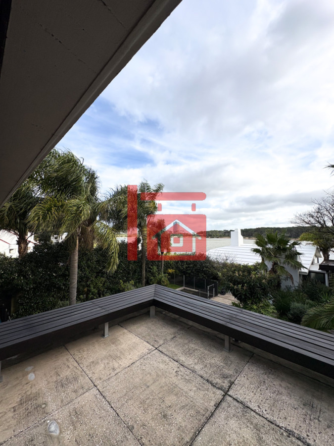 Casa ID.932 - CASA EN VENTA PRIMERA LINEA AL ARROYO DE LA BARRA