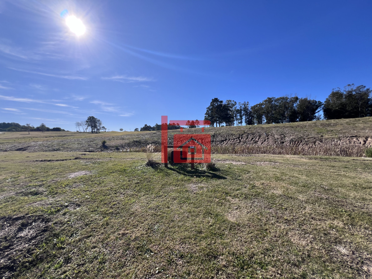 Terreno ID.734 - Terreno en venta Pueblo mio, elevado y con laguna propia