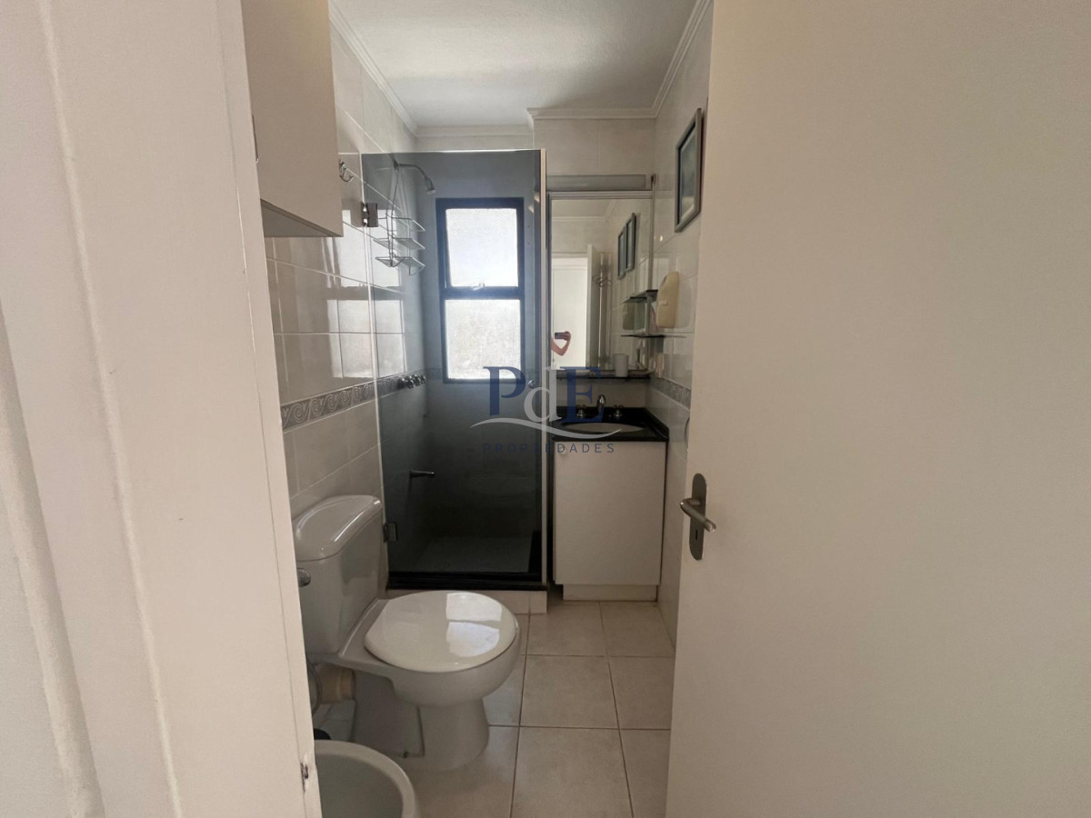 Excelente apartamento en venta en La Península de Punta del Este, a 50mts del mar. - Imagen 11
