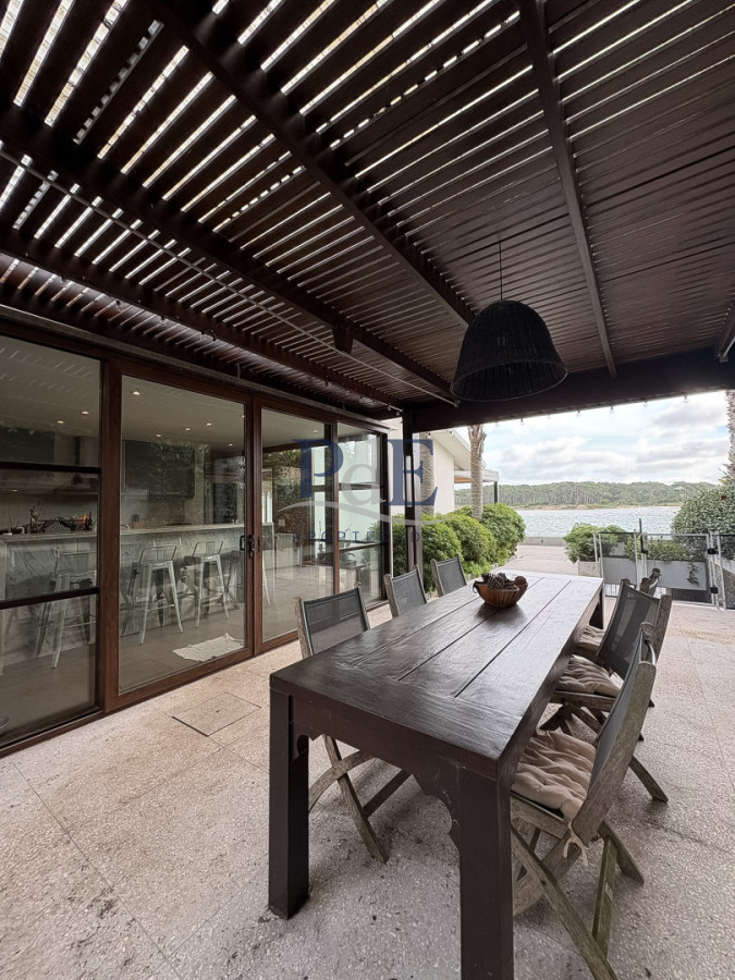 Casa en La Barra, La Barra. 6 dormitorios, terreno de 1055 m² - Imagen 40