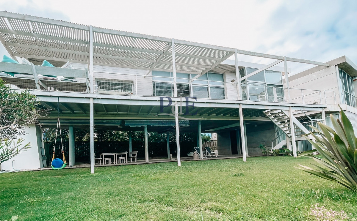 CASA FRENTE AL MAR EN EL CHORRO EN VENTA - Imagen 35