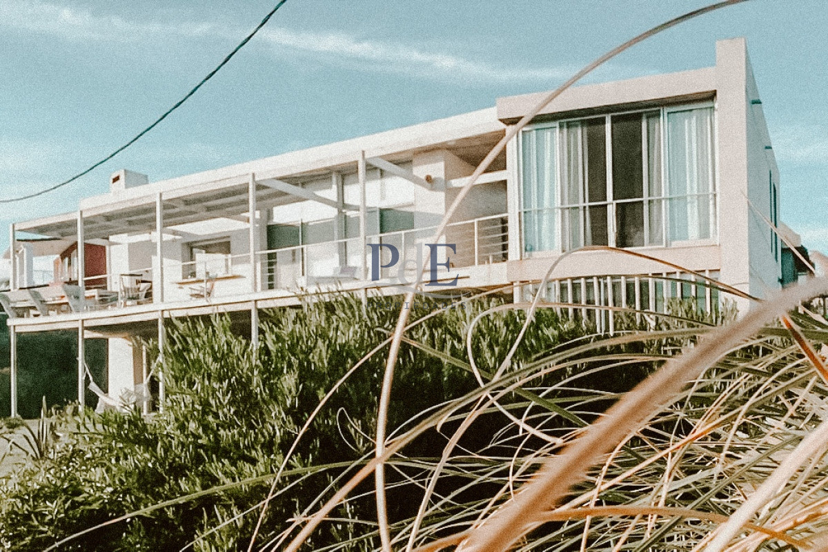 CASA FRENTE AL MAR EN EL CHORRO EN VENTA - Imagen 1