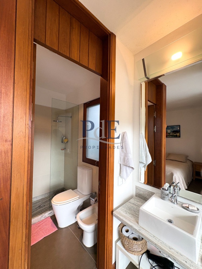 Casa en La Barra, La Barra. 6 dormitorios, terreno de 1055 m² - Imagen 25