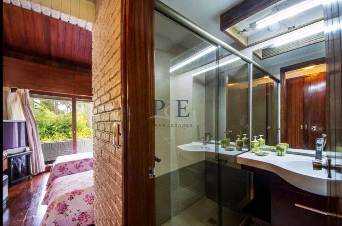 Espectacular residencia, en Playa Mansa. Punta del Este. - Imagen 19