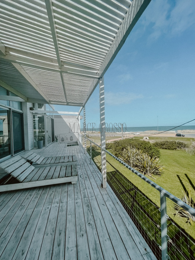 Casa ID.10 - CASA FRENTE AL MAR EN EL CHORRO EN VENTA