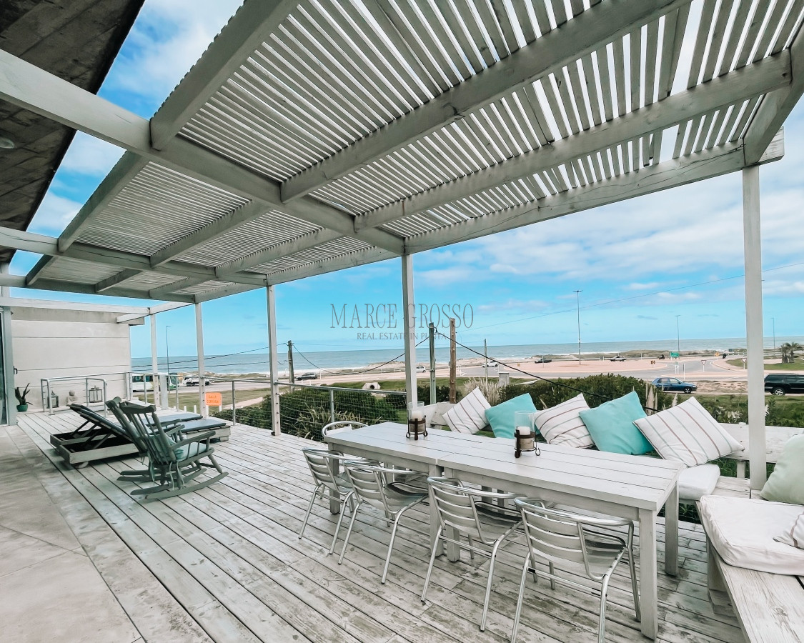 Casa ID.10 - CASA FRENTE AL MAR EN EL CHORRO EN VENTA