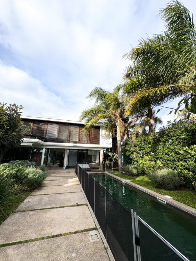 Casa ID.5345 - CASA EN VENTA PRIMERA LINEA AL ARROYO DE LA BARRA