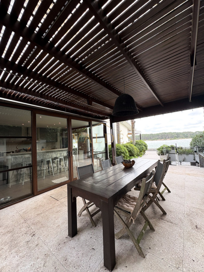 Casa ID.5345 - CASA EN VENTA PRIMERA LINEA AL ARROYO DE LA BARRA