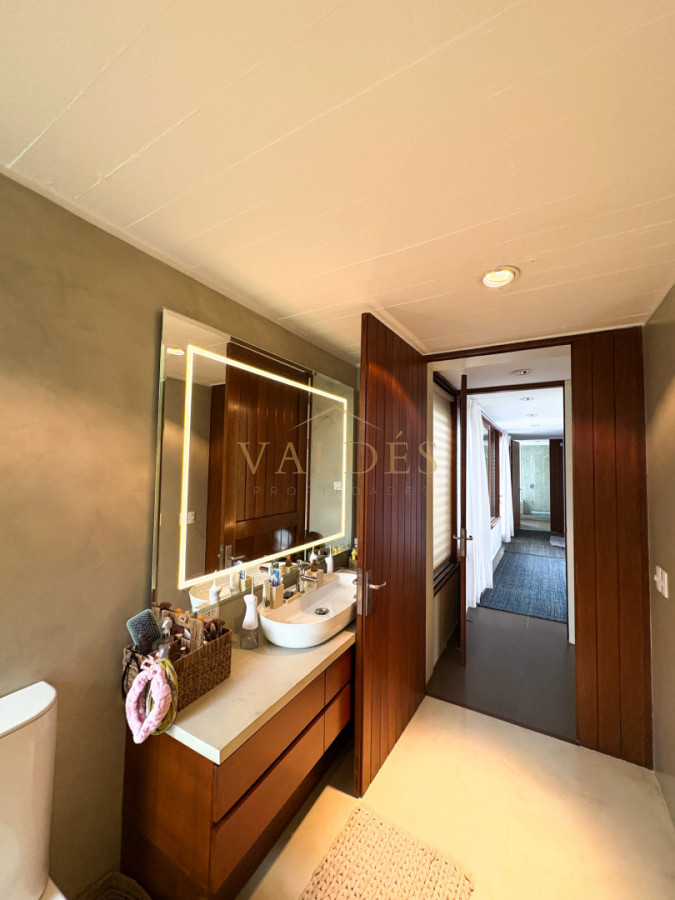 Casa ID.5345 - CASA EN VENTA PRIMERA LINEA AL ARROYO DE LA BARRA