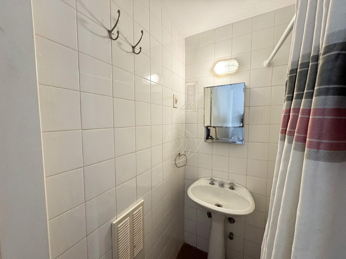 Apartamento ID.21092888 - TORRE CRISTAL, PRIMERA LINEA AL MAR 