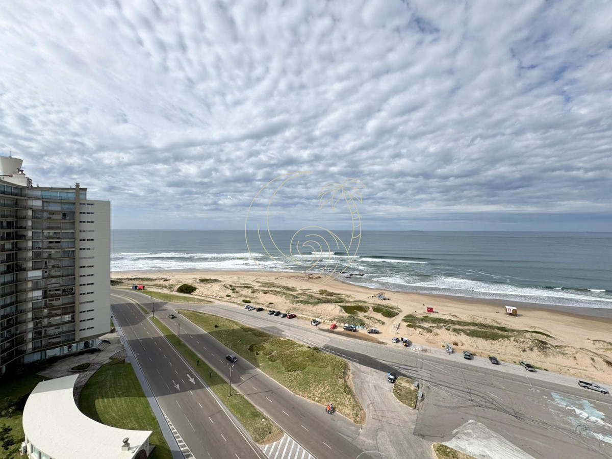 Apartamento ID.21092888 - TORRE CRISTAL, PRIMERA LINEA AL MAR 