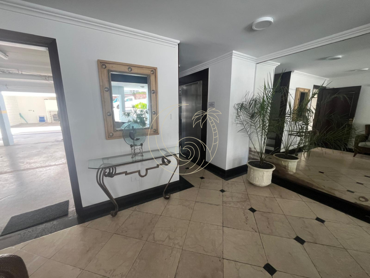 Apartamento ID.21093187 - Excelente departamento en venta en La Pensinula de Punta del Este, a 50mts del mar.