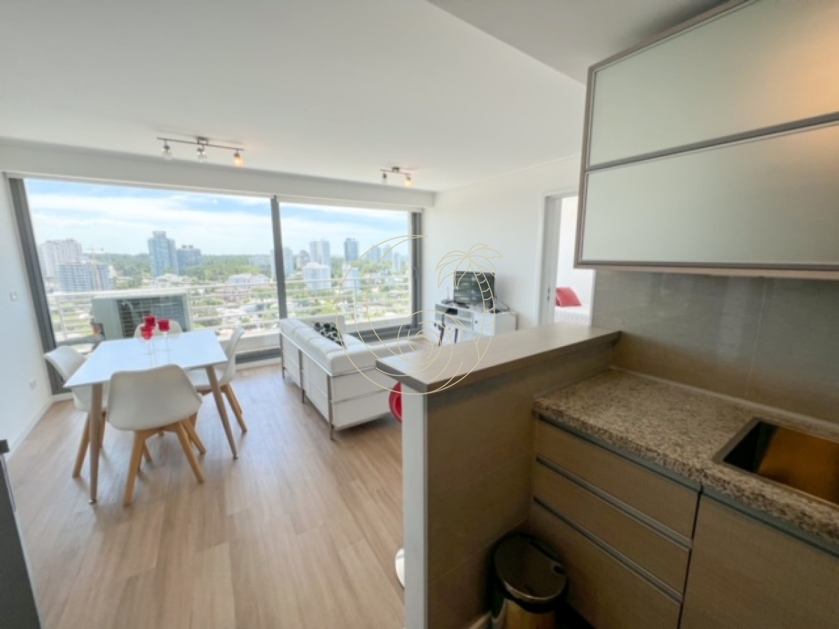 Apartamento ID.21092016 - Departamento en venta de 2 dormitorios en Punta del Este , a 200 mts del mar