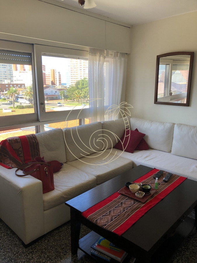 Apartamento ID.21090872 - Departamento en venta de 2 dormitorios en Punta del Este, primera linea de mar (contrafrente)