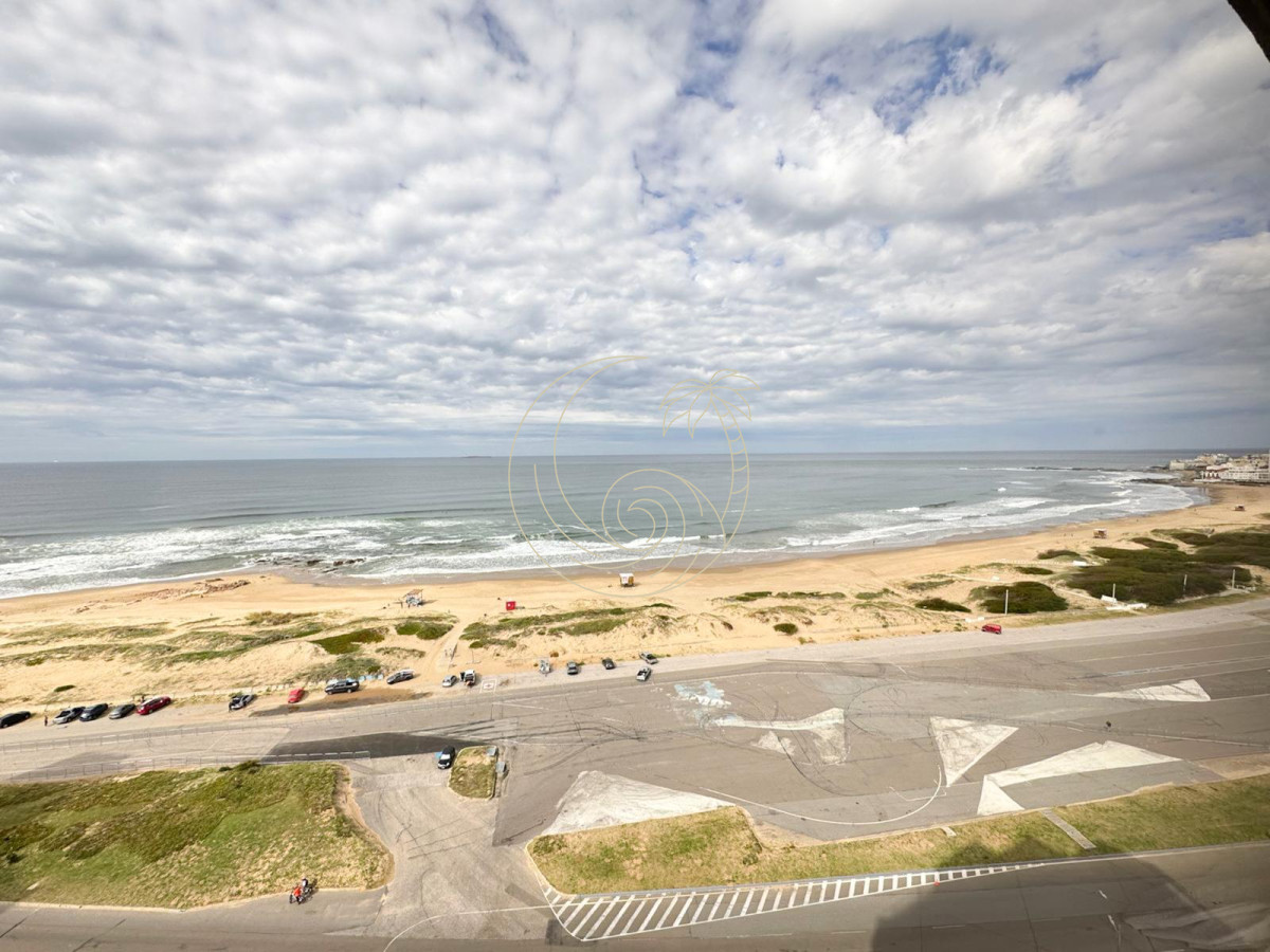 Apartamento ID.21092888 - TORRE CRISTAL, PRIMERA LINEA AL MAR 